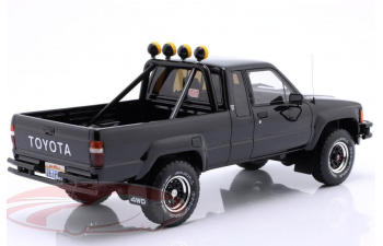 TOYOTA Hilux SR5 Pick-Up (1985), black (glossy black 202)
