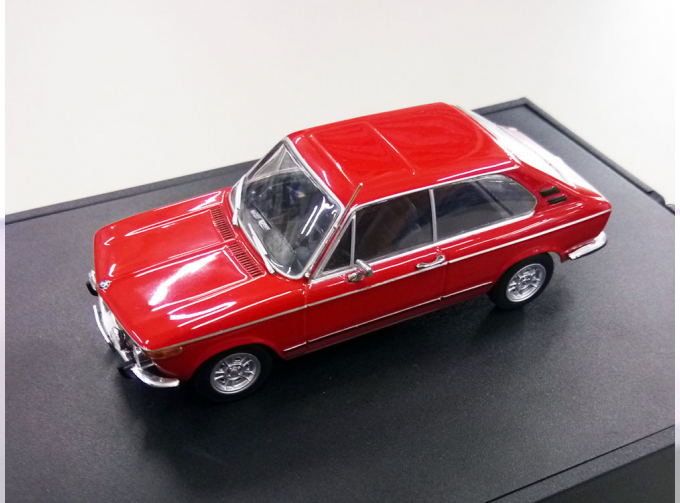 BMW 2000 tii Touring (1972), red