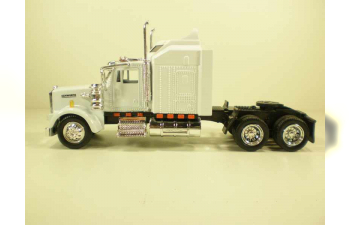 KENWORTH W900 трейлер платформа с трубами 1:43, белый