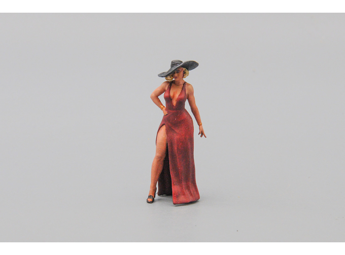 Фигурка девушки Полина (шляпа, красное платье)