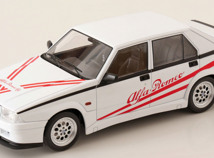 ALFA ROMEO 75 Turbo Evoluzione (1987), white red