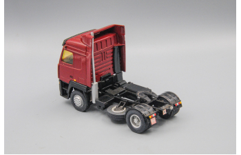 МАЗ-544020 4х4 седельный тягач (красный)