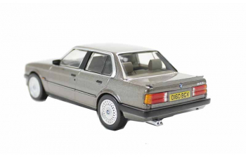 BMW 325i (E30) Saloon, grey metallic