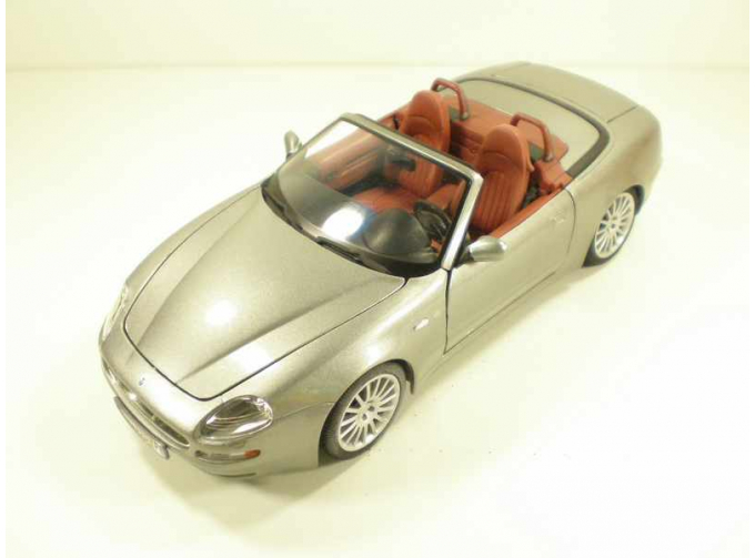 MASERATI GT Spyder, Gold Collection 1:18, бежевый металлик