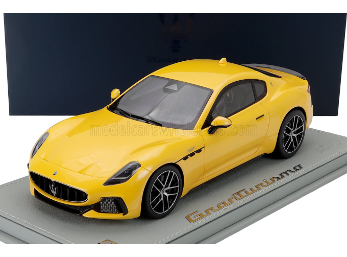 MASERATI Granturismo Trofeo (2023) - Con Vetrina - With Showcase, Giallo Corsa - Yellow