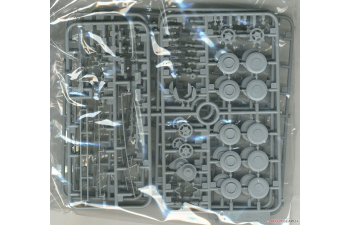 Сборная модель ремонтная машина на базе М113 и бронетранспортер М113