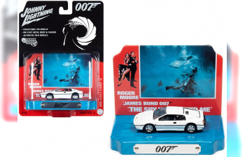 LOTUS Espirit w/Tin Background - The Spy Who Loved Me James Bond (1976), white