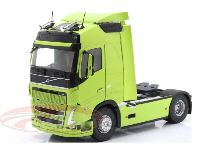 VOLVO FH Globetrotter XL, neon green