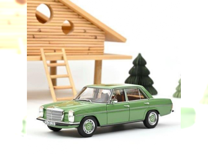 MERCEDES-BENZ 200 (W115) 1973 Green