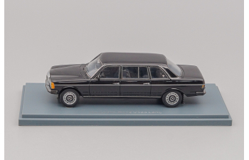 (Б/У) MERCEDES-BENZ V123 Lang, black