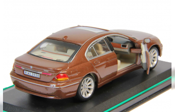 BMW 745i Sedan (откр.двери), brown