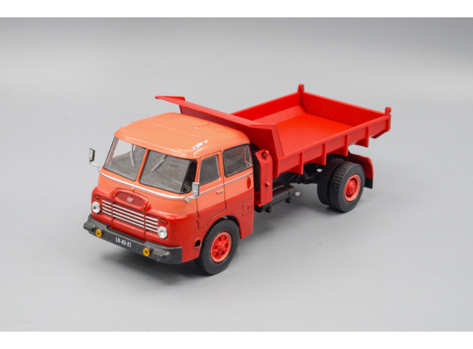 Csepel D-710 cамосвал, Legendas teherautok 11, red