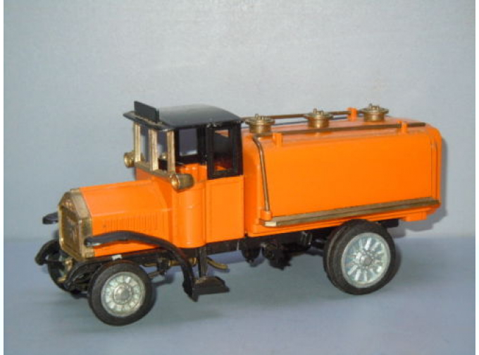 MAN erster Diesel-Lastwagen Tanker 1923/24, orange