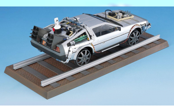 Сборная модель Back To The Future DeLorean from Part III