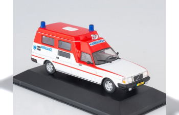 VOLVO 264GL "Dutch Ambulance" (1974), white / red