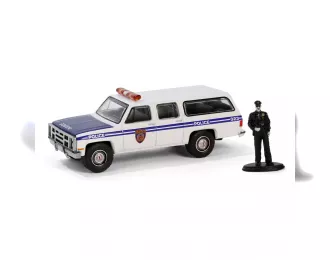 GMC Suburban 2500 Nycp With Officer Figure (1985), white