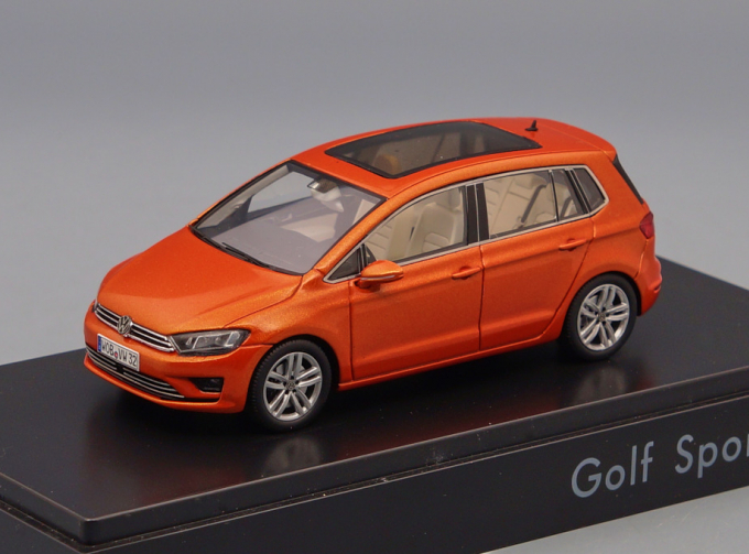 VOLKSWAGEN Golf VII Sportsvan (2016), orange