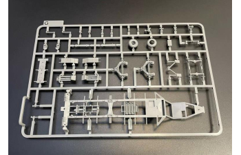 Сборная модель Полуприцеп для перевозки тяжелого оборудования M911 C-HET с M747