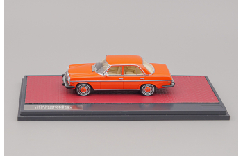 (Б/У) MERCEDES-BENZ 300D (W115) USA Version 1976, red