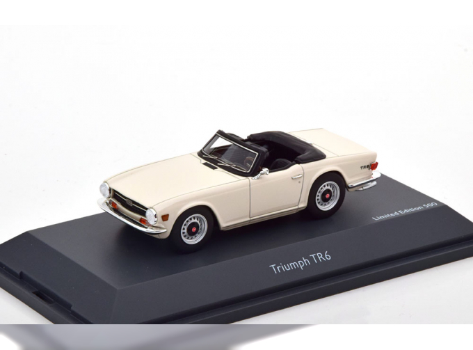 TRIUMPH TR6 Roadster, creme-white