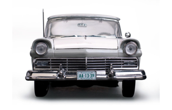 FORD Fairlane 500 Skyliner (1957), Wood Smoke Gray/Colonial White