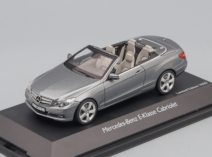 МERCEDES-BENZ E-Klasse Cabriolet A207 (2010), silver