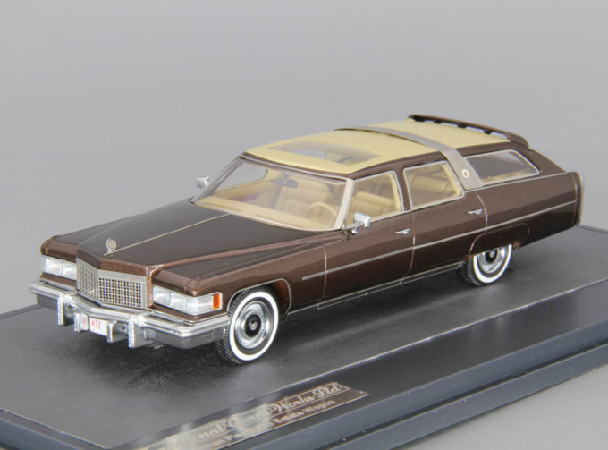 CADILLAC Fleetwood Brougham Castilian Wagon (1976), brown / biege