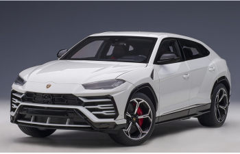 Lamborghini Urus белый