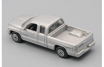 DODGE Ram Quad Cab 1500 Sport, silver