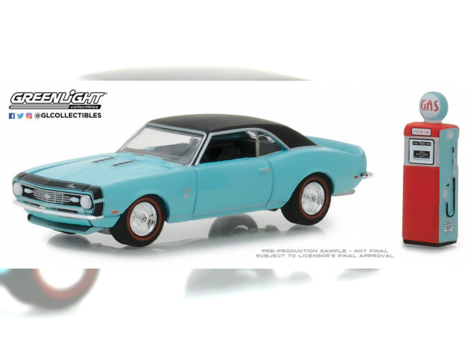 CHEVROLET Camaro SS with Vintage Gas Pump 1968 Light Blue