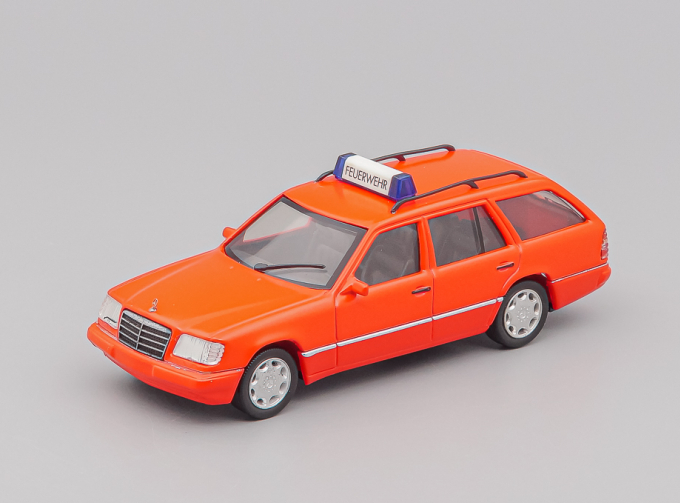 MERCEDES-BENZ W124 E320, red