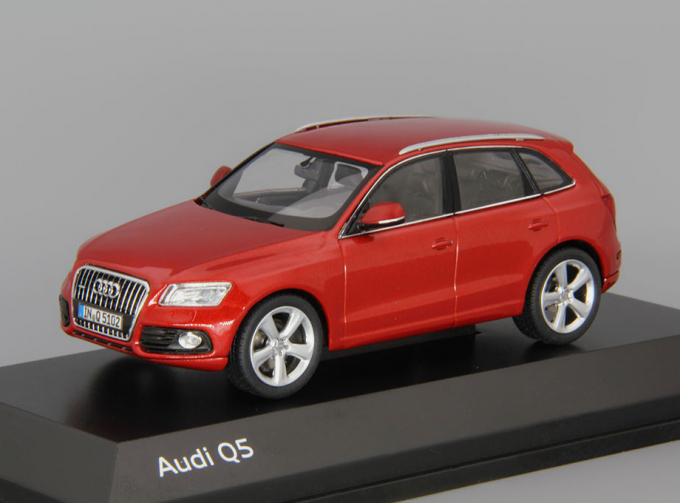 AUDI Q5 (2012), red