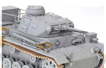 Сборная модель Немецкий средний танк наблюдателей Pz.Bef.Wg.Iii Ausf.H Dak