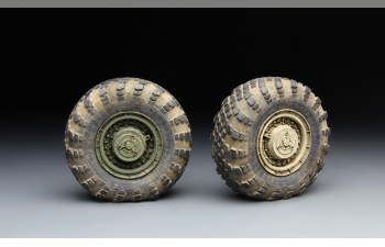 Сборная модель Колеса с имитацией нагрузки для автомобиля Минский-543М