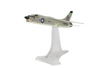 Vought F-8E Crusader Diecast Model USMC VMF(AW)-333 Fighting Shamrocks DN7 MCAS Yuma AZ 1967 (Wings of Heroes)