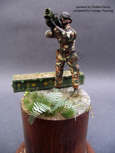 Hungarian Igla Missile operator set with original lasercutted WOOD box, PE set and decal