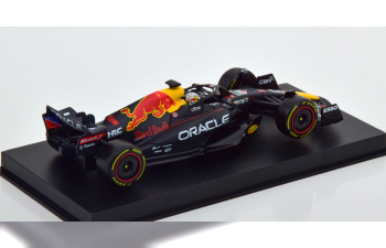 RED BULL F1 Rb18 Team Oracle Red Bull Racing N 1 World Champion Season 2022 Max Verstappen - With Helmet And Plastic Showcase, Matt Blue Yellow Red