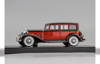 STUTZ SV-16 Sedan 1933 Red/Black