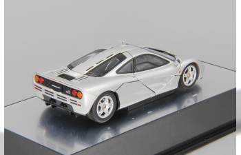 McLAREN F1 Road Car Short Tail (1994), magnesium silver / metallic silver