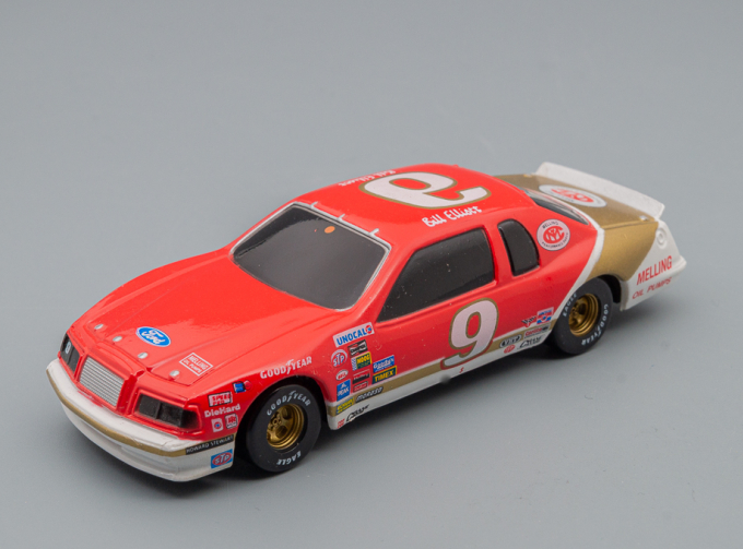 FORD Thunderbird (1985) NASCAR, red / gold