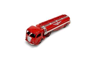 Набор 4 грузовика + кейс