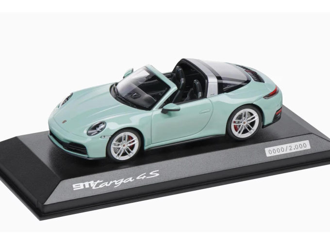 PORSCHE 911 992-2 Targa 4S Cabriolet Open (2024), shade green metallic
