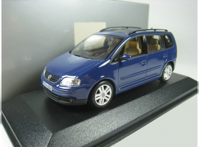 VOLKSWAGEN Touran (2003), blue