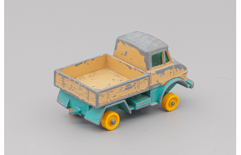 MERCEDES-BENZ Unimog, Tan