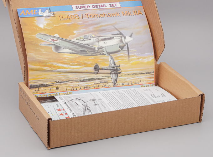 Сборная модель Curtiss P-40B / Tomahawk Mk.IIA