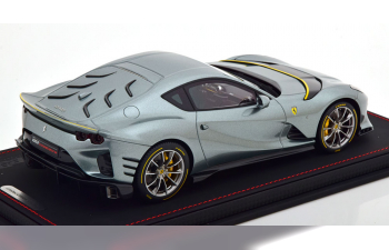 FERRARI 812 Competizione (2021), light grey-metallic yellow