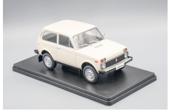 Волжский 2121 Lada Niva (1977), белый, Nezapomenutelna Auta №74