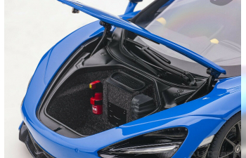 McLaren 720S (blue)