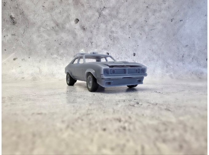 Сборная модель Ford Falcon из фильма Mad Max 1 1979 года (Interceptor)