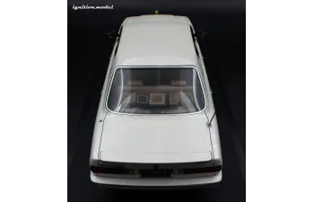 NISSAN Cedric Cima (Y31), pearl white
